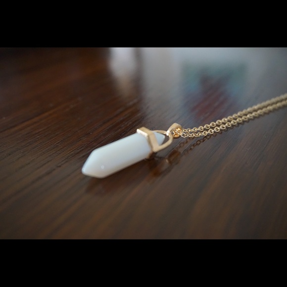 New! Crystal Pendant Necklace Gold Colored Chain - Picture 4 of 5